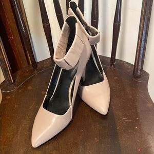 Nine West Ankle Strap High Heels EUC